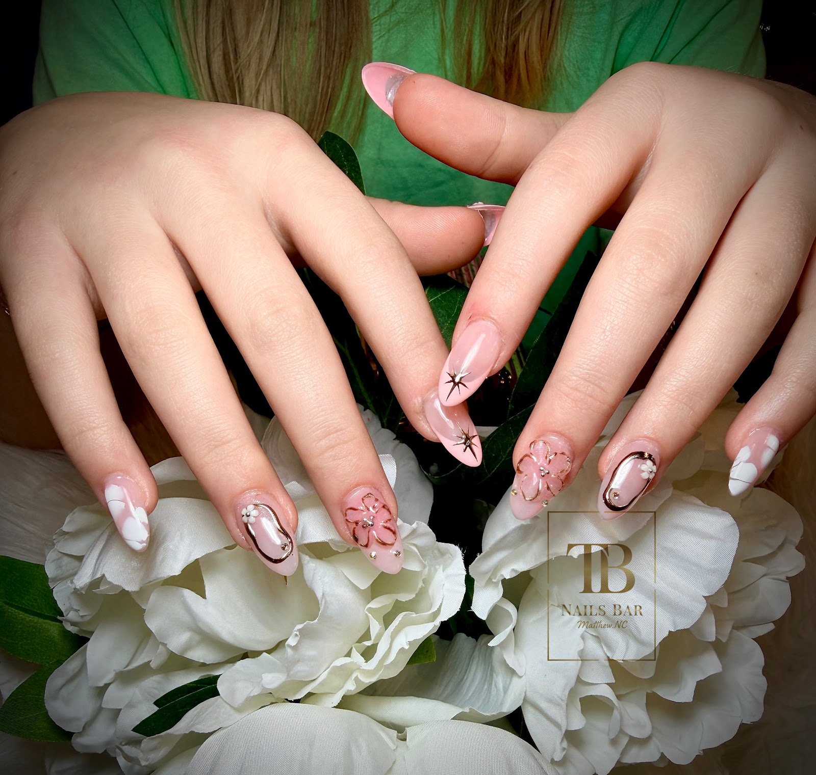 The Best Nail Bar nail photo 1